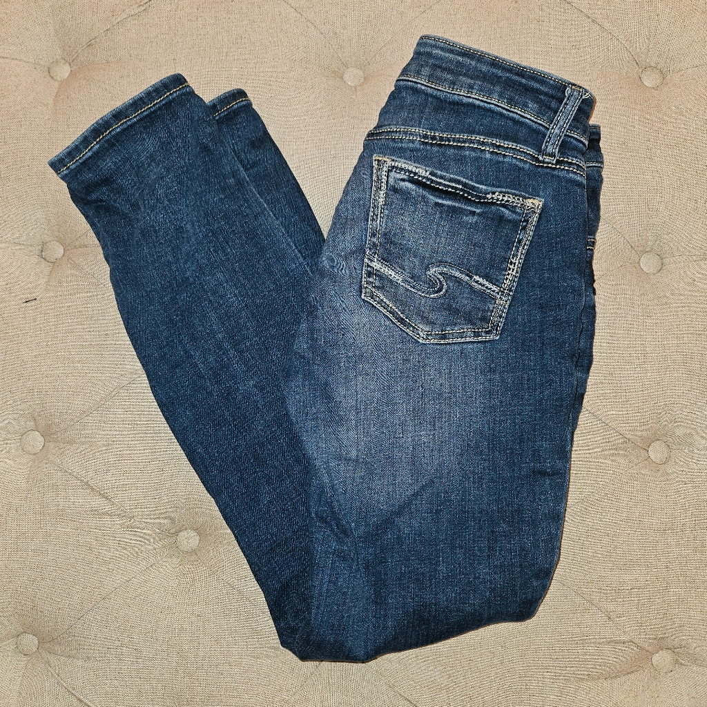 Gently Preowned Womens Silver Jeans